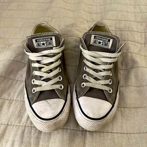 Gray women’s converse